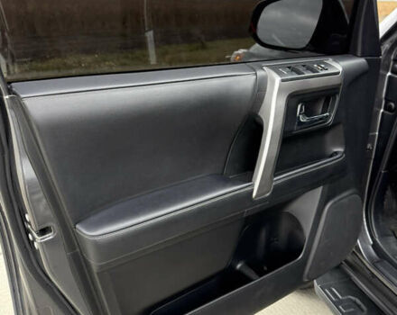 Сірий Тойота 4Раннер, об'ємом двигуна 3.96 л та пробігом 108 тис. км за 33700 $, фото 24 на Automoto.ua