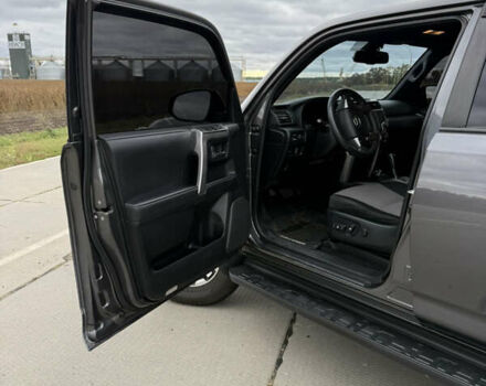 Сірий Тойота 4Раннер, об'ємом двигуна 3.96 л та пробігом 108 тис. км за 33700 $, фото 23 на Automoto.ua