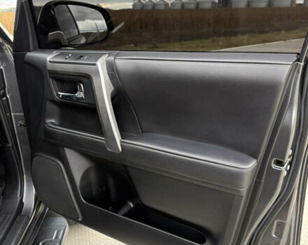 Сірий Тойота 4Раннер, об'ємом двигуна 3.96 л та пробігом 108 тис. км за 33700 $, фото 33 на Automoto.ua