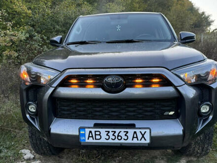 Серый Тойота 4Раннер, объемом двигателя 3.96 л и пробегом 275 тыс. км за 24900 $, фото 1 на Automoto.ua