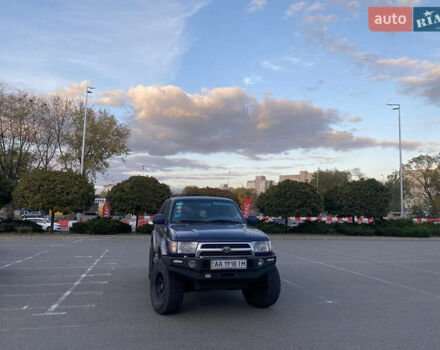 Синий Тойота 4Раннер, объемом двигателя 3.4 л и пробегом 200 тыс. км за 16000 $, фото 1 на Automoto.ua