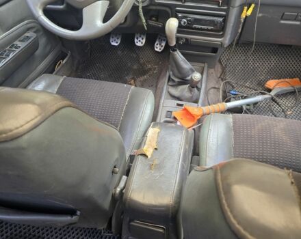 Зеленый Тойота 4Раннер, объемом двигателя 3 л и пробегом 450 тыс. км за 6000 $, фото 9 на Automoto.ua