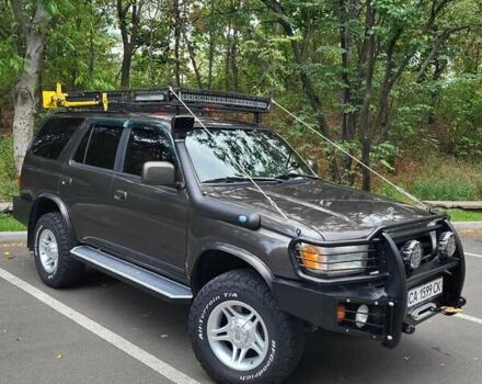 Зеленый Тойота 4Раннер, объемом двигателя 3.4 л и пробегом 268 тыс. км за 16500 $, фото 9 на Automoto.ua