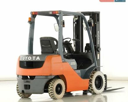 Красный Тойота 8FDF-25, объемом двигателя 2.4 л и пробегом 2 тыс. км за 21464 $, фото 2 на Automoto.ua