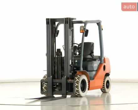 Красный Тойота 8FDF-25, объемом двигателя 2.4 л и пробегом 2 тыс. км за 21464 $, фото 1 на Automoto.ua