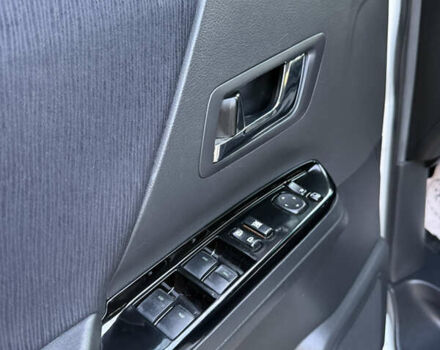 Белый Тойота Алфард, объемом двигателя 2.4 л и пробегом 85 тыс. км за 14900 $, фото 57 на Automoto.ua