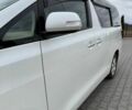 Белый Тойота Алфард, объемом двигателя 2.4 л и пробегом 180 тыс. км за 14000 $, фото 4 на Automoto.ua
