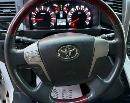 Белый Тойота Алфард, объемом двигателя 2.4 л и пробегом 85 тыс. км за 14900 $, фото 56 на Automoto.ua