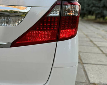 Белый Тойота Алфард, объемом двигателя 2.4 л и пробегом 85 тыс. км за 14900 $, фото 13 на Automoto.ua