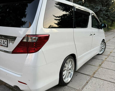 Белый Тойота Алфард, объемом двигателя 2.4 л и пробегом 85 тыс. км за 14900 $, фото 9 на Automoto.ua