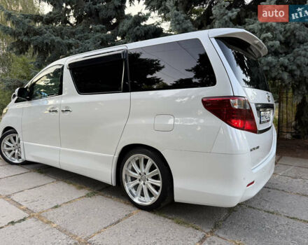 Белый Тойота Алфард, объемом двигателя 2.4 л и пробегом 85 тыс. км за 14900 $, фото 4 на Automoto.ua