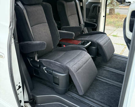 Белый Тойота Алфард, объемом двигателя 2.4 л и пробегом 85 тыс. км за 14900 $, фото 65 на Automoto.ua