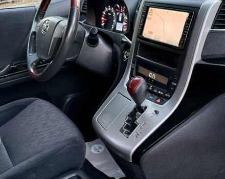 Белый Тойота Алфард, объемом двигателя 2.4 л и пробегом 85 тыс. км за 14900 $, фото 60 на Automoto.ua