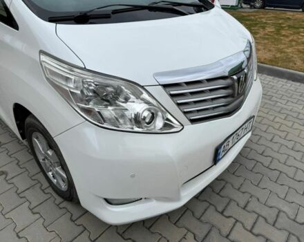 Белый Тойота Алфард, объемом двигателя 2.4 л и пробегом 180 тыс. км за 14000 $, фото 3 на Automoto.ua