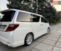 Белый Тойота Алфард, объемом двигателя 2.4 л и пробегом 85 тыс. км за 14900 $, фото 8 на Automoto.ua