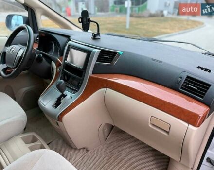 Тойота Алфард 2010 в Виннице на Automoto.ua Белый Тойота Алфард, объемом двигателя 2.4 л и пробегом 183 тыс. км за 13900 $, фото 10 на Automoto.ua