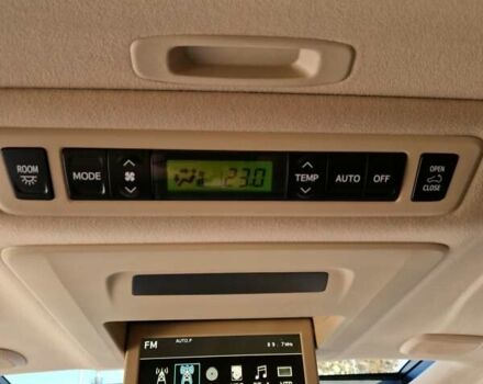 Белый Тойота Алфард, объемом двигателя 2.36 л и пробегом 197 тыс. км за 18700 $, фото 7 на Automoto.ua