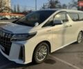 Белый Тойота Алфард, объемом двигателя 2.49 л и пробегом 60 тыс. км за 44500 $, фото 1 на Automoto.ua