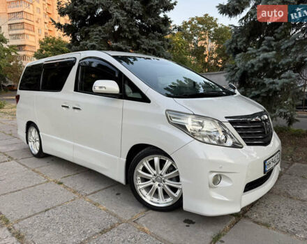 Белый Тойота Алфард, объемом двигателя 2.4 л и пробегом 85 тыс. км за 15400 $, фото 1 на Automoto.ua