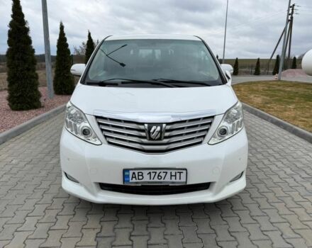 Білий Тойота Алфард, об'ємом двигуна 2.4 л та пробігом 180 тис. км за 14000 $, фото 1 на Automoto.ua