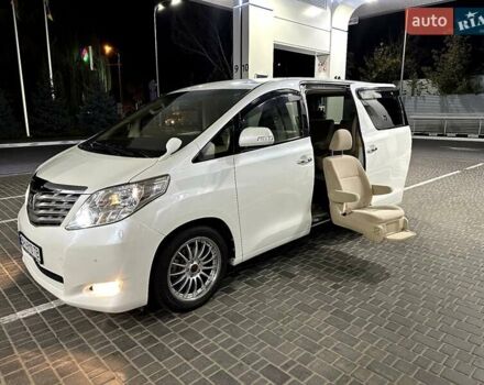 Білий Тойота Алфард, об'ємом двигуна 2.4 л та пробігом 72 тис. км за 18500 $, фото 1 на Automoto.ua