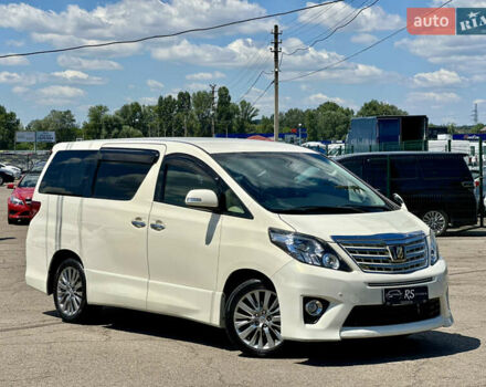 Белый Тойота Алфард, объемом двигателя 2.4 л и пробегом 68 тыс. км за 17800 $, фото 1 на Automoto.ua