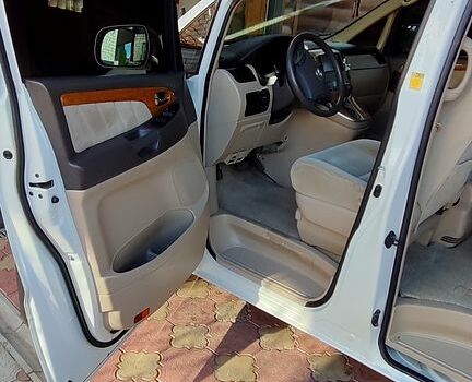 Тойота Алфард, объемом двигателя 2.4 л и пробегом 240 тыс. км за 13500 $, фото 5 на Automoto.ua
