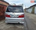 Серый Тойота Алфард, объемом двигателя 3 л и пробегом 205 тыс. км за 11000 $, фото 2 на Automoto.ua