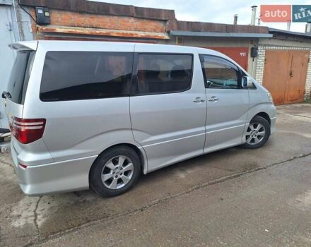 Серый Тойота Алфард, объемом двигателя 3 л и пробегом 205 тыс. км за 11000 $, фото 1 на Automoto.ua