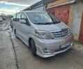 Серый Тойота Алфард, объемом двигателя 3 л и пробегом 205 тыс. км за 11000 $, фото 1 на Automoto.ua