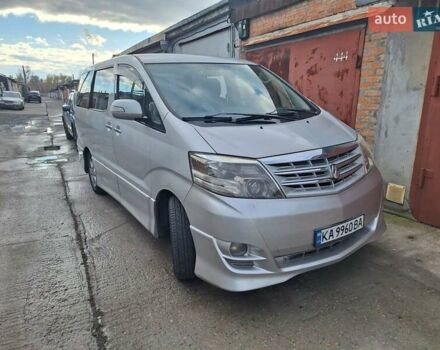Серый Тойота Алфард, объемом двигателя 3 л и пробегом 205 тыс. км за 11000 $, фото 1 на Automoto.ua