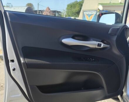 Серый Тойота Атлецца, объемом двигателя 1.6 л и пробегом 1000 тыс. км за 6200 $, фото 7 на Automoto.ua