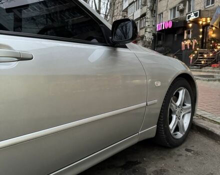 Серый Тойота Атлецца, объемом двигателя 3 л и пробегом 211 тыс. км за 7000 $, фото 3 на Automoto.ua