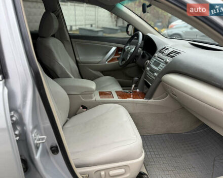 Серый Тойота Аурион, объемом двигателя 3.5 л и пробегом 177 тыс. км за 4777 $, фото 13 на Automoto.ua