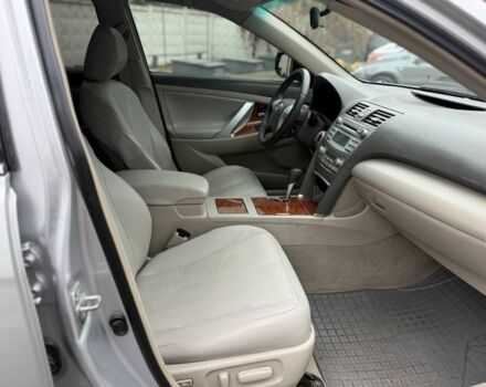 Серый Тойота Аурион, объемом двигателя 3.5 л и пробегом 187 тыс. км за 4999 $, фото 6 на Automoto.ua