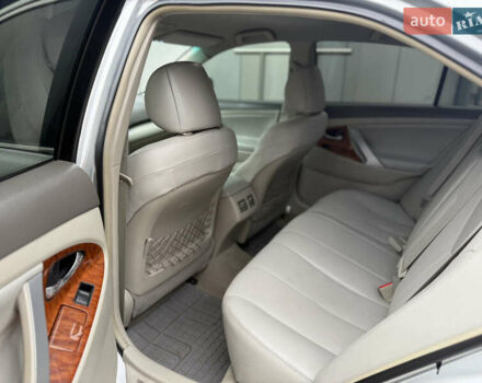 Серый Тойота Аурион, объемом двигателя 3.5 л и пробегом 177 тыс. км за 4777 $, фото 4 на Automoto.ua