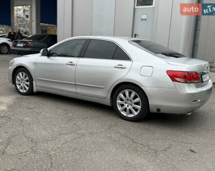 Серый Тойота Аурион, объемом двигателя 3.5 л и пробегом 177 тыс. км за 4777 $, фото 3 на Automoto.ua