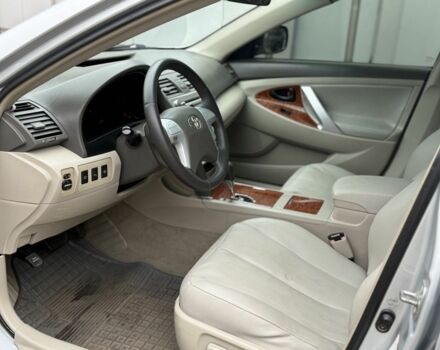 Серый Тойота Аурион, объемом двигателя 3.5 л и пробегом 187 тыс. км за 4999 $, фото 4 на Automoto.ua