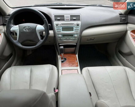 Серый Тойота Аурион, объемом двигателя 3.5 л и пробегом 177 тыс. км за 4777 $, фото 9 на Automoto.ua
