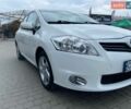 Білий Тойота Ауріс, об'ємом двигуна 2 л та пробігом 305 тис. км за 5995 $, фото 1 на Automoto.ua