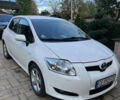 Белый Тойота Аурис, объемом двигателя 1.4 л и пробегом 230 тыс. км за 5700 $, фото 1 на Automoto.ua