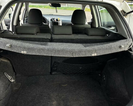 Белый Тойота Аурис, объемом двигателя 2.23 л и пробегом 260 тыс. км за 6000 $, фото 10 на Automoto.ua