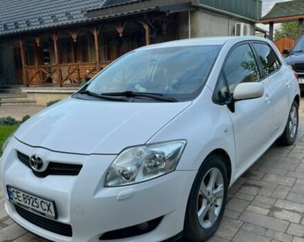 Белый Тойота Аурис, объемом двигателя 1.4 л и пробегом 252 тыс. км за 6000 $, фото 1 на Automoto.ua