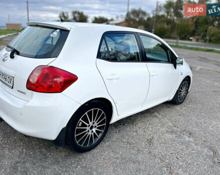 Белый Тойота Аурис, объемом двигателя 2.23 л и пробегом 260 тыс. км за 6000 $, фото 5 на Automoto.ua