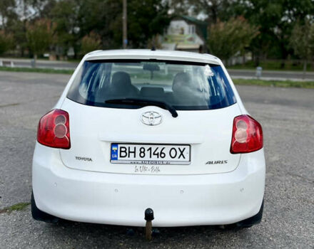 Белый Тойота Аурис, объемом двигателя 2.23 л и пробегом 260 тыс. км за 6000 $, фото 4 на Automoto.ua