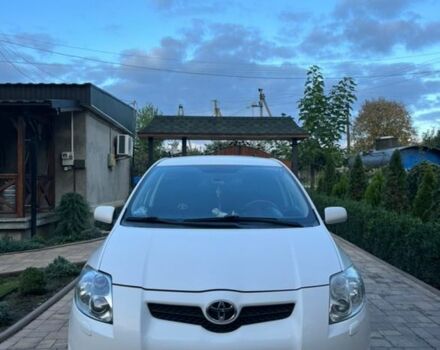 Белый Тойота Аурис, объемом двигателя 1.4 л и пробегом 252 тыс. км за 6000 $, фото 3 на Automoto.ua