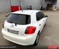 Белый Тойота Аурис, объемом двигателя 1.4 л и пробегом 240 тыс. км за 5800 $, фото 4 на Automoto.ua