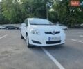 Белый Тойота Аурис, объемом двигателя 1.6 л и пробегом 143 тыс. км за 5500 $, фото 1 на Automoto.ua