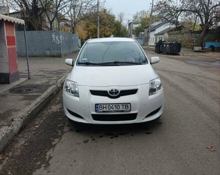 Белый Тойота Аурис, объемом двигателя 1.6 л и пробегом 114 тыс. км за 5650 $, фото 3 на Automoto.ua