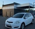 Белый Тойота Аурис, объемом двигателя 1.6 л и пробегом 200 тыс. км за 6900 $, фото 1 на Automoto.ua